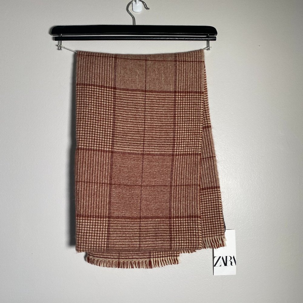 NWT Zara Medium 100% Acrylic Scarf Wrap